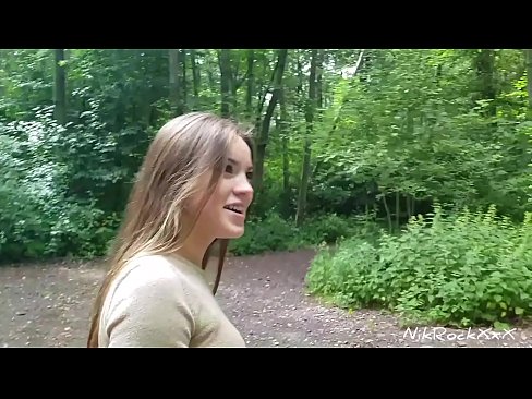 ❤️ Mhol mé d'Evelina go ndéanaimid fuck in áit phoiblí! Dúirt sí go raibh. Ansin fucked mé léi sa asal agus cum ina bhéal. Ansin pissed sí í féin. ❤ Sluts linn ❤