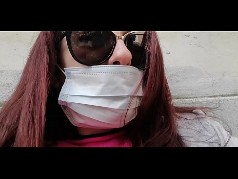 ❤️ Faigheann Nicoletta díoltas ar a comharsa agus pees ina gharáiste (Coraintín Iodálach Speisialta Covid19) ❤ Sluts linn ❤